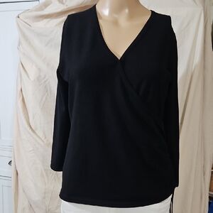 Chic Black V-Neck Long Sleeve Top